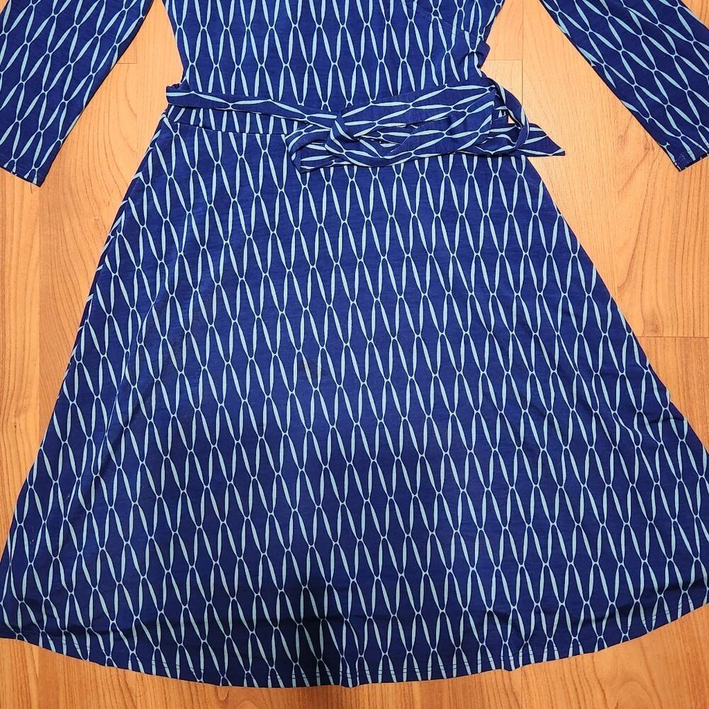 41 Hawthorn Faux Wrap Dress in Light Blue and Royal Blue Print SMALL - Picture 4 of 11